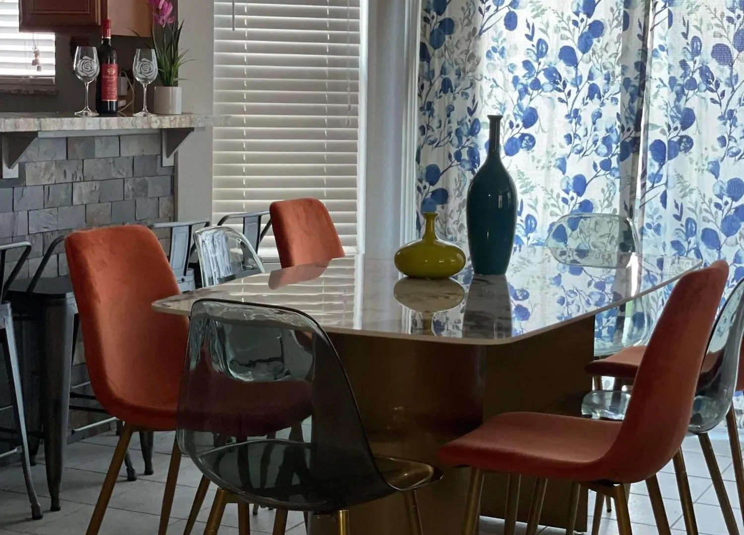 بيت للعطل Pet-Friendly, Vibrant Oasis - Colorful Retreat Near Summerlin لاس فيغاس