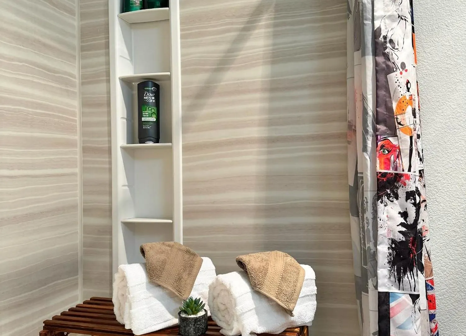 Pet-Friendly, Vibrant Oasis - Colorful Retreat Near Summerlin Лас-Вегас